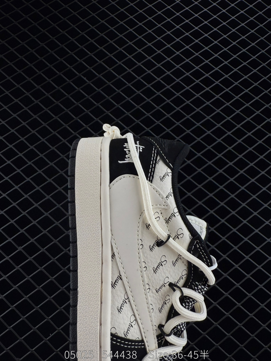 Travis Scott x Air Jordan 1 ” Reverse Mocha “